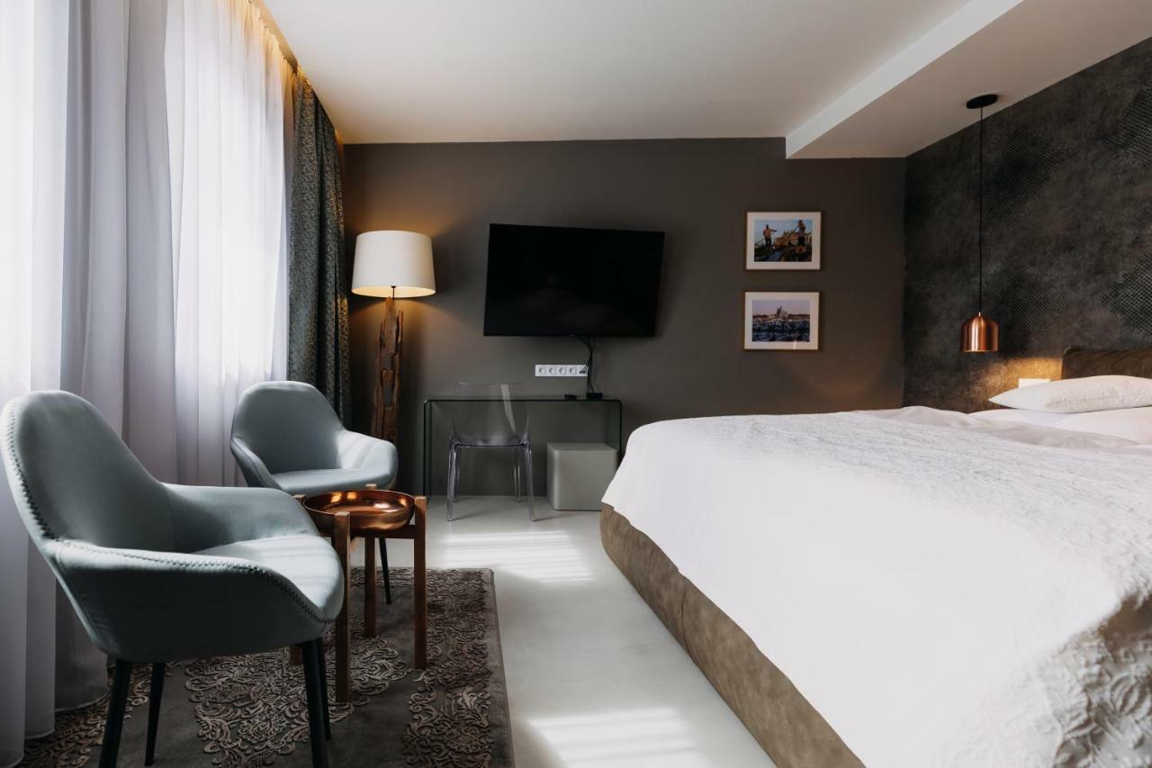 קרלובי וארי Villa Bricola - Boutique Apartments מראה חיצוני תמונה