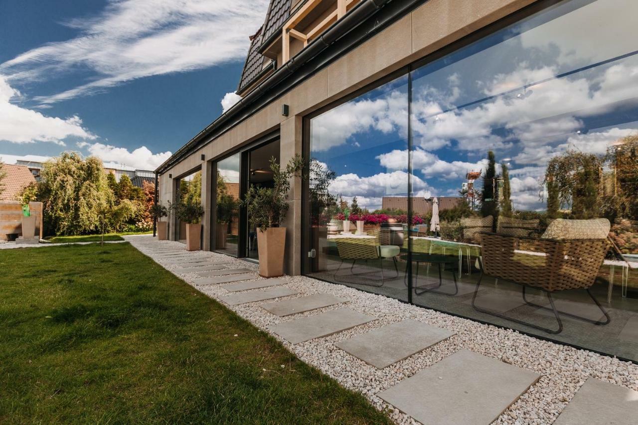 קרלובי וארי Villa Bricola - Boutique Apartments מראה חיצוני תמונה