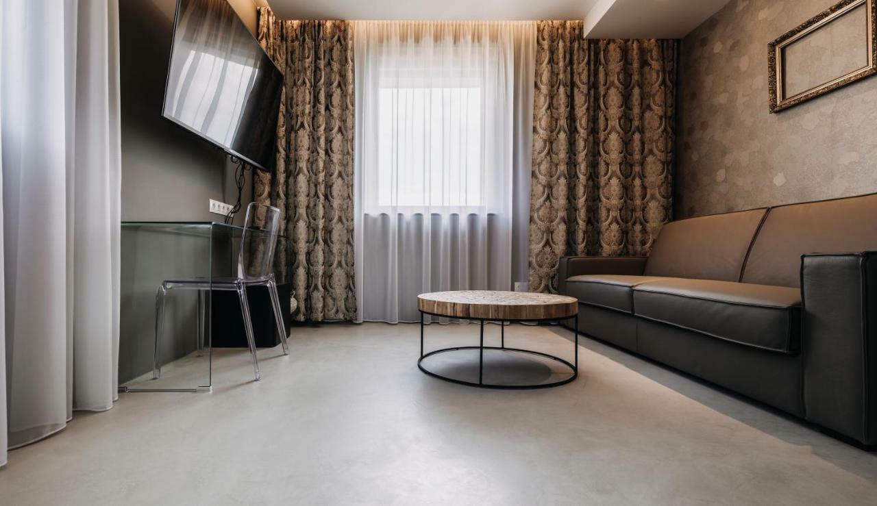 קרלובי וארי Villa Bricola - Boutique Apartments מראה חיצוני תמונה